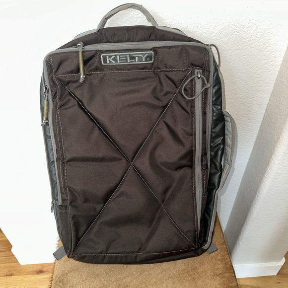Kelty Metroliner 22L Backpack- Grey/black - #KEL0901 -‎ Clean - Picture 1 of 4